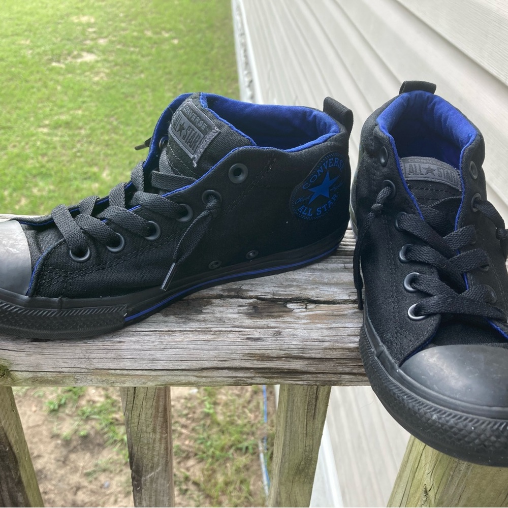 Black blue converse